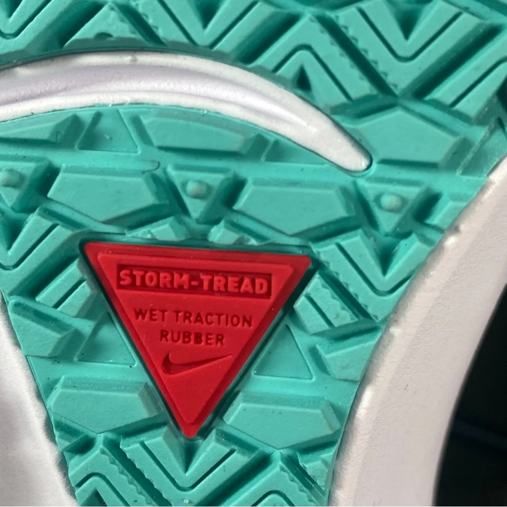 Nike Winflo 7 Run Shield Women's Size 9.5 Black, Gray, Green Running Shoes - Picture 14 of 16